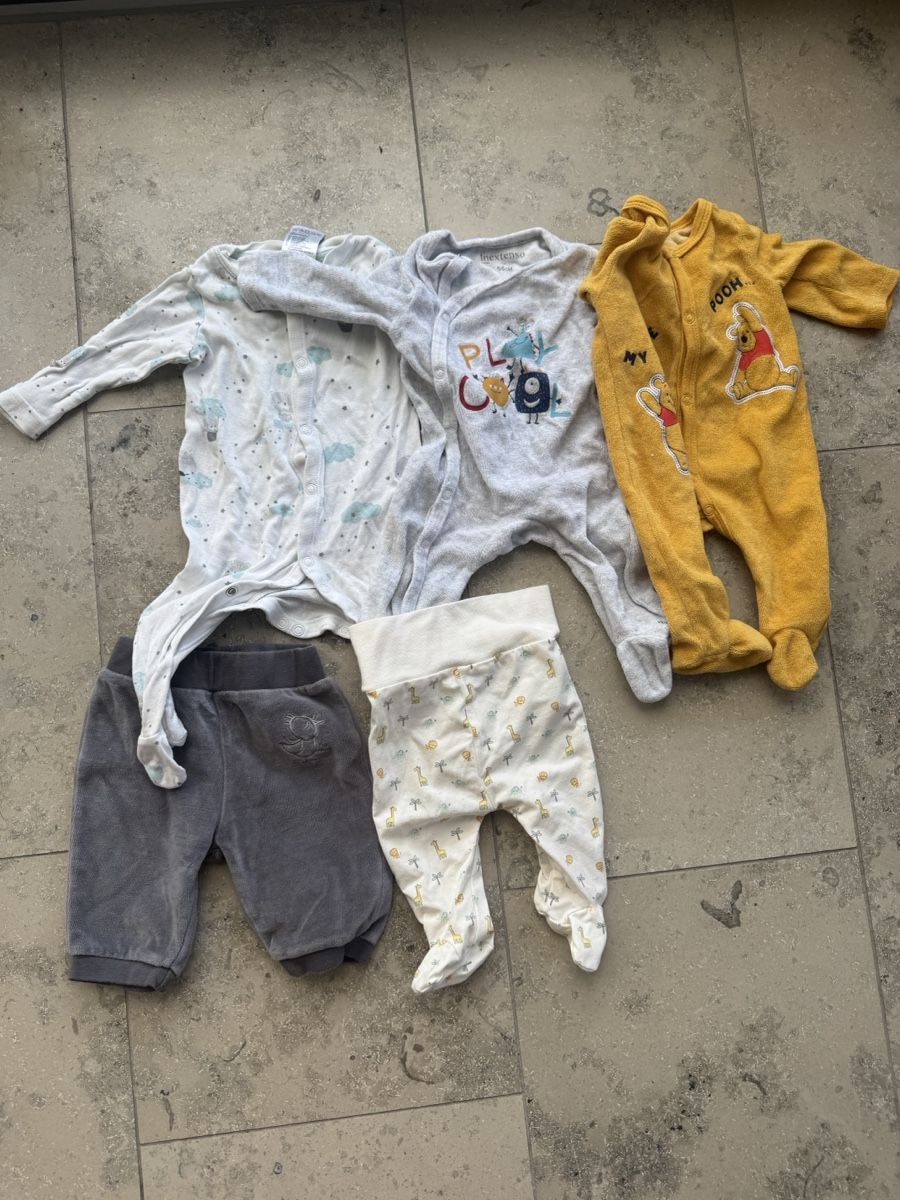 Lotti & Set di vestiti: Baby Strampler / Hosen Grösse 56 – Usato da Muttenz venduto da veroo8