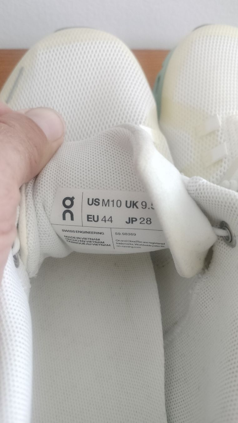 On Herrenschuhe: On Cloud Schuhe Weiss Grösse 44 neuwertig – Gebraucht aus Steinmaur von Julian.W_CH-8162 5