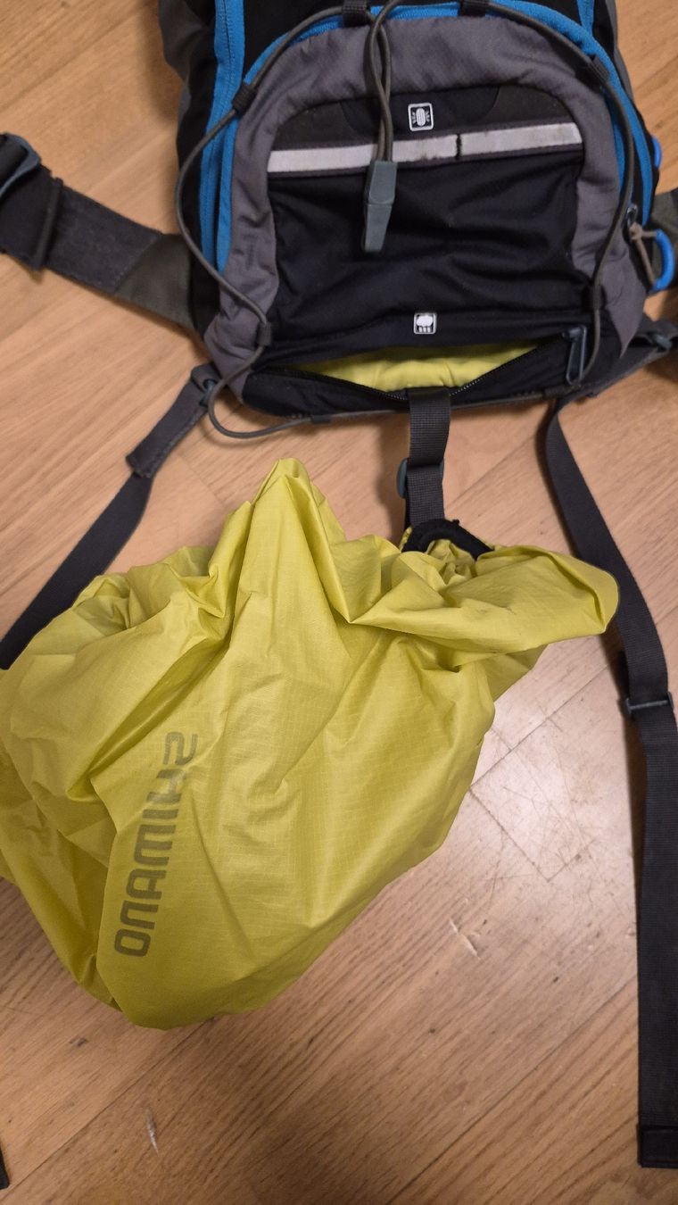 Shimano Rucksäcke: Shimano U6 Hydration Backpack black blue good condition – Gebraucht aus Zollikerberg von vaknor 3