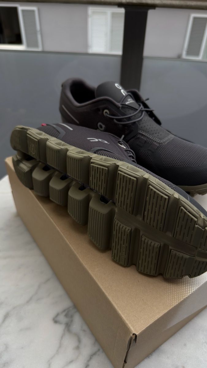 On Scarpe da uomo: ON Cloud 5 Herren Grösse 9.5 neu mit Karton – Nuovo e nell'imballaggio originale da Horgen venduto da mavi08 1