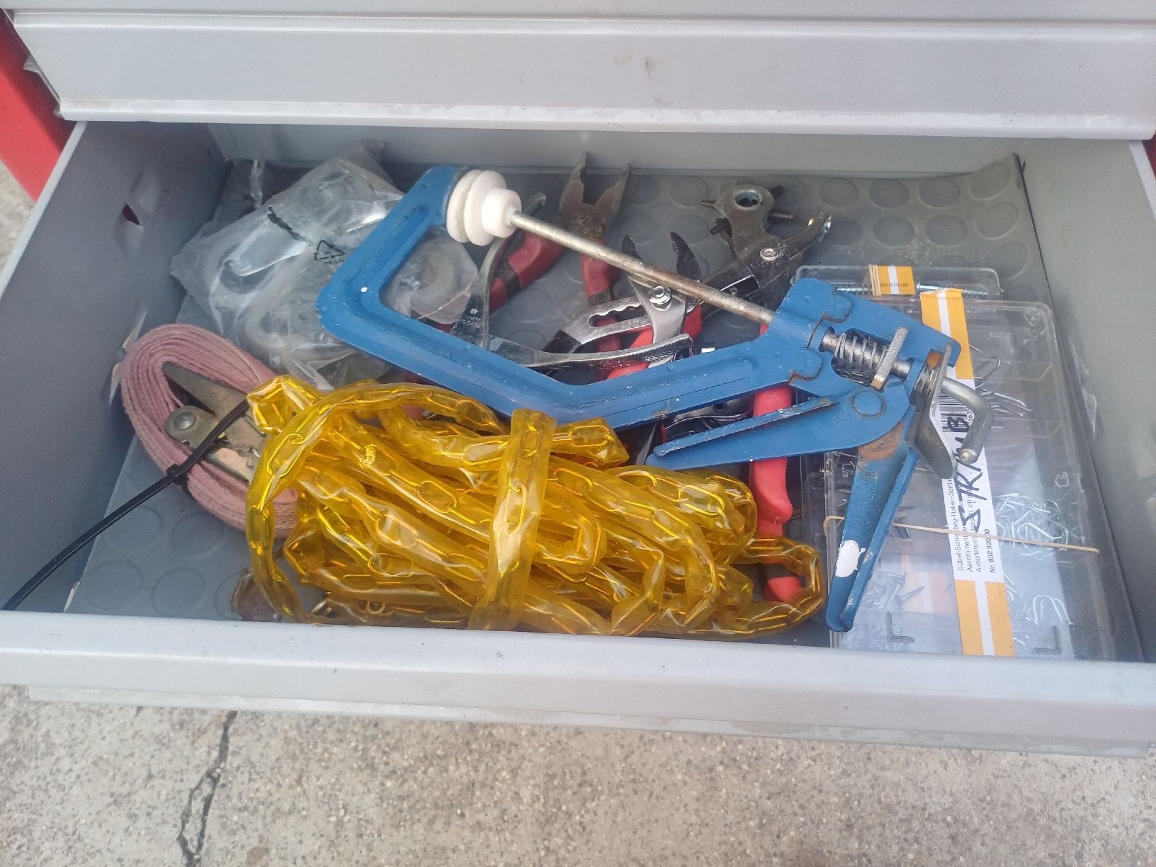 Alle Werkzeuge: Werkzeugboy mit Inhalt – Defekt aus Wangenried von Recycler94 6