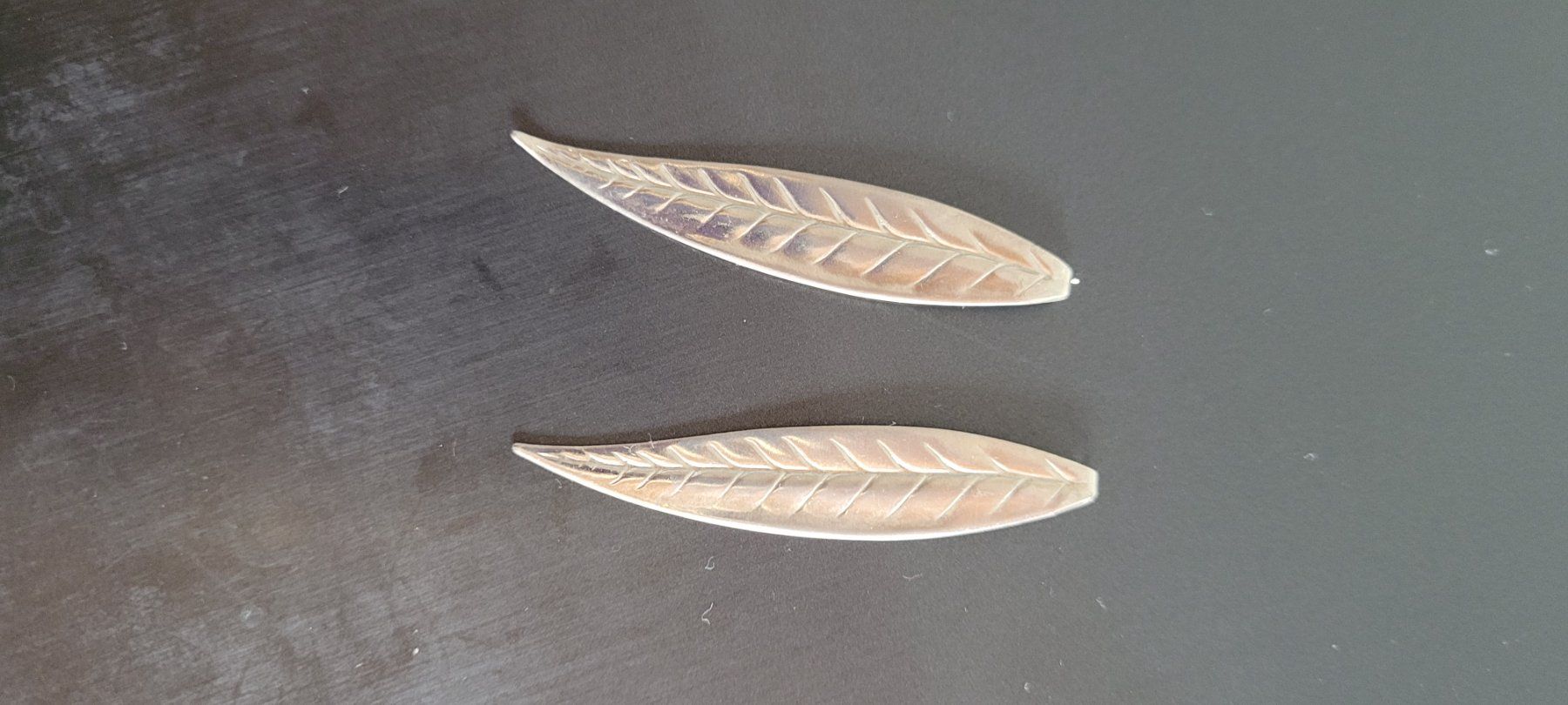 Orecchini pendenti & Orecchini a lobo: Ohrenringe ca 5.5 cm lang silberfarben – Usato da Hondrich venduto da Ebro01
