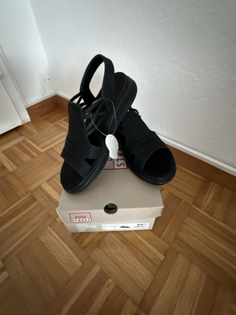 Dosenbach Chaussures femmes: Sandalen schwarz Grösse 38 neu mit Karton – Neuf avec emballage d'origine à Siebnen par toshi123