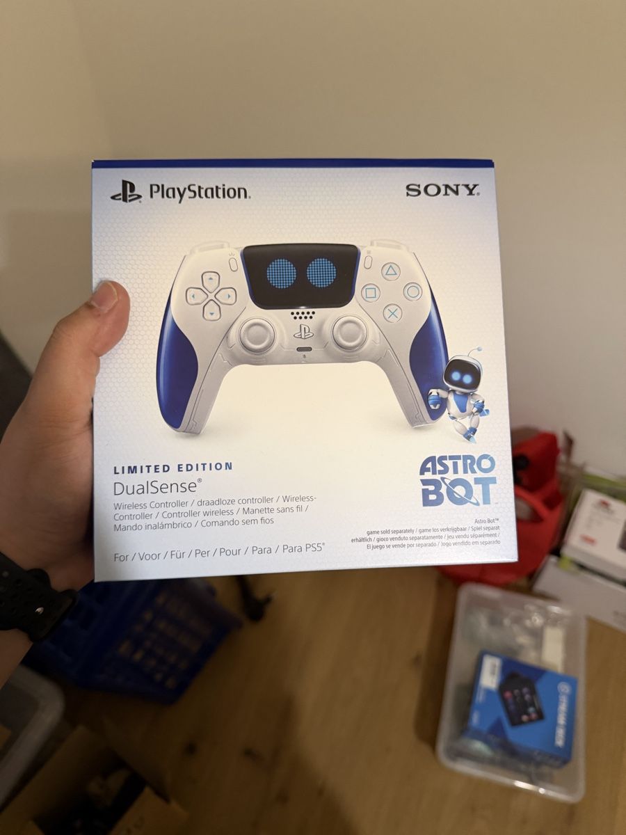 Sony Controller: Dualsense PS5 Controller Astro Bot Limited Edition – Nuovo e nell'imballaggio originale da Thalheim AG venduto da Luca.98