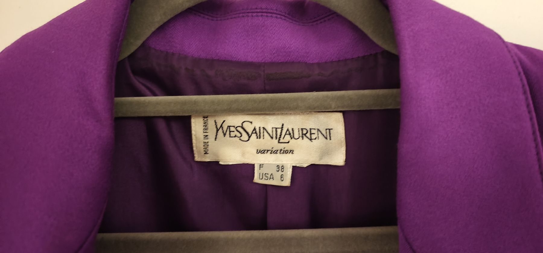Saint Laurent Giacche: Yves Saint Laurent Blazer – Nuovo (secondo la descrizione) da Meilen venduto da Aphrodite87 1