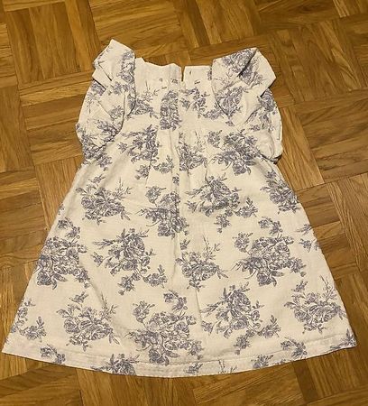 Lot 4 pièces fille taille: 104 cm en excellent état