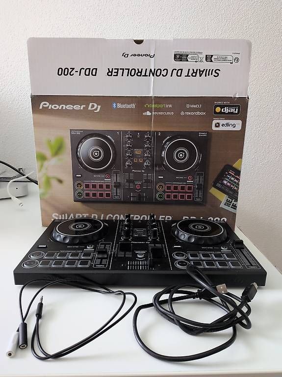 Pioneer Mischpulte: Smart DJ Controller DDJ 200 Pioneer Dj – Neu und originalverpackt aus Bellinzona von bug_cbd6