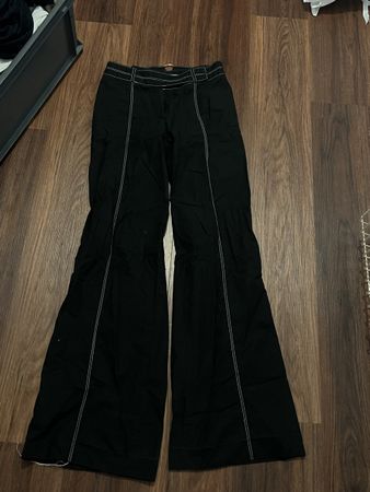 Schwarze Stoffhose Schlaghose Gr. 36 Turnover