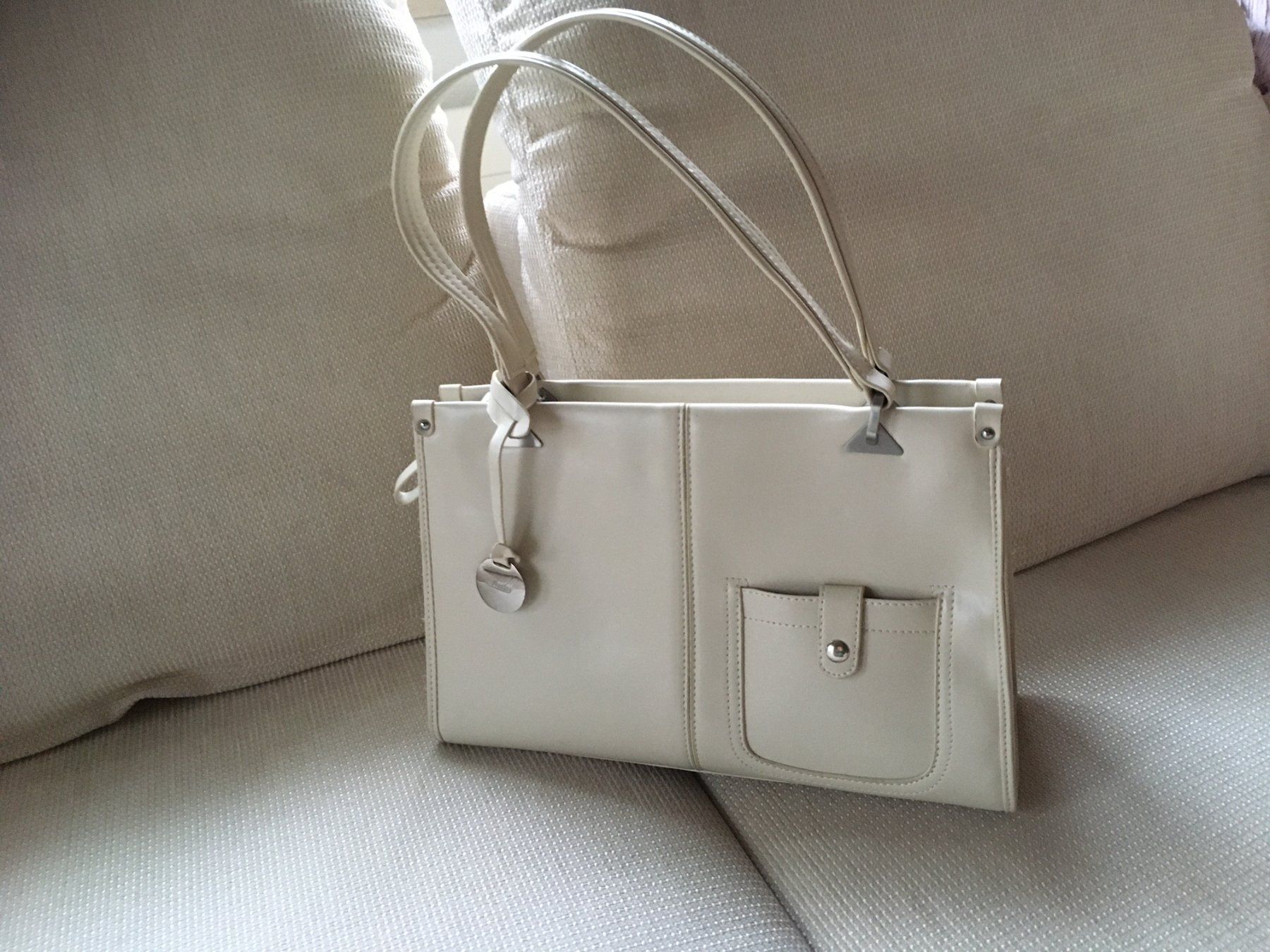 Taschen für Damen: Handtasche – Gebraucht aus Münchenstein von ann_2n6y