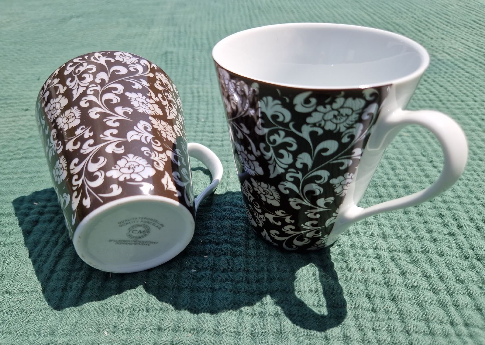 Tasses: Teetassen 2 Stk. mit schwarzen Mustern – D'occasion à Benken SG par Idi 1