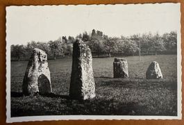 Corcelles près Concise - Menhirs