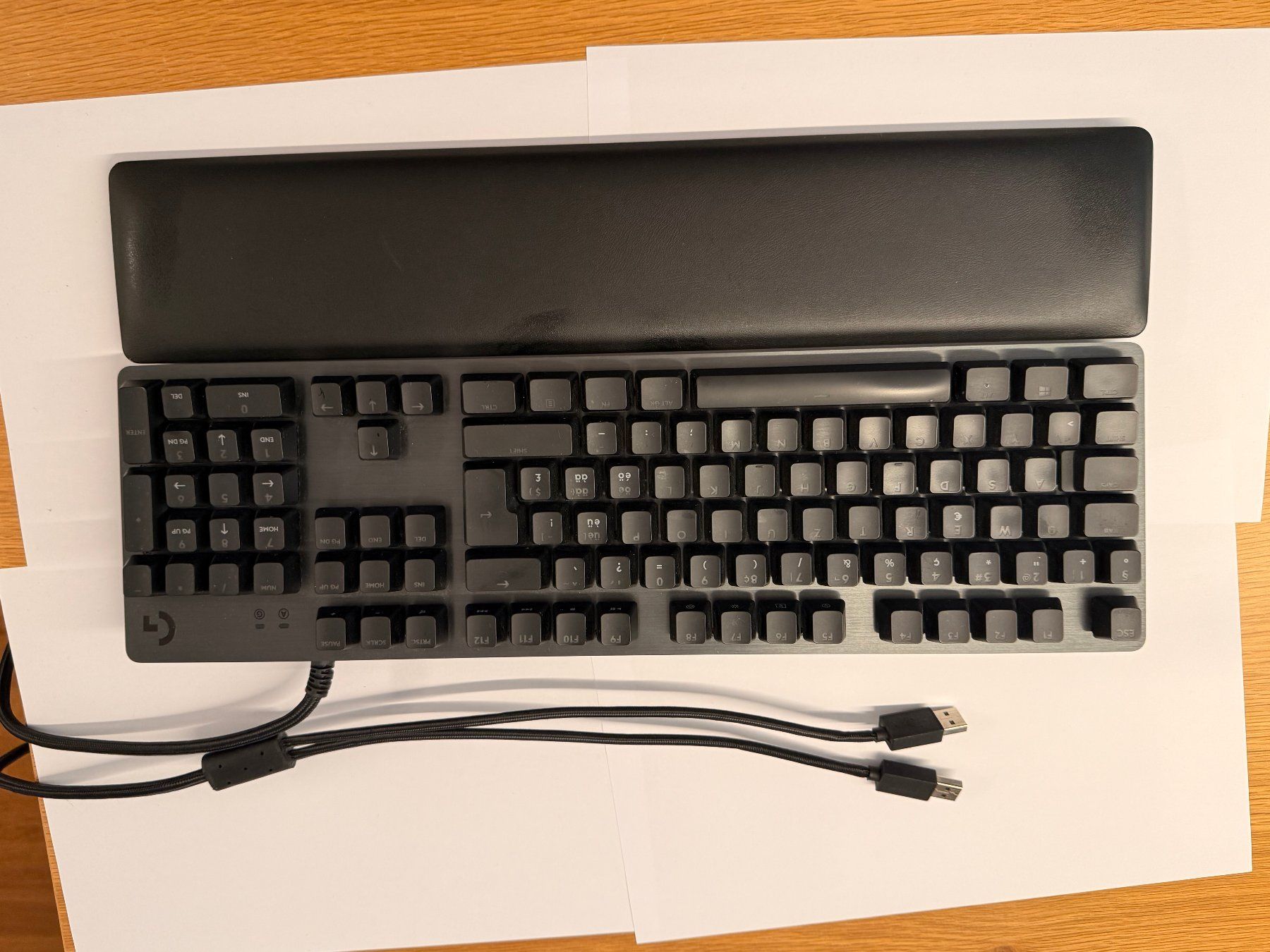 Claviers: Logitech G815 LIGHTSYNC Gaming-Tastatur – D'occasion à Oberglatt ZH par lukiizh