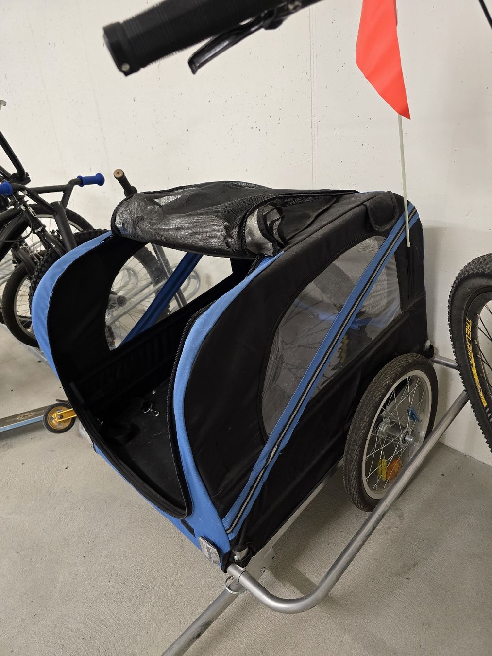 Rimorchi: Hunde Velo Anhänger  – Usato da Beinwil am See venduto da dia_wzr9