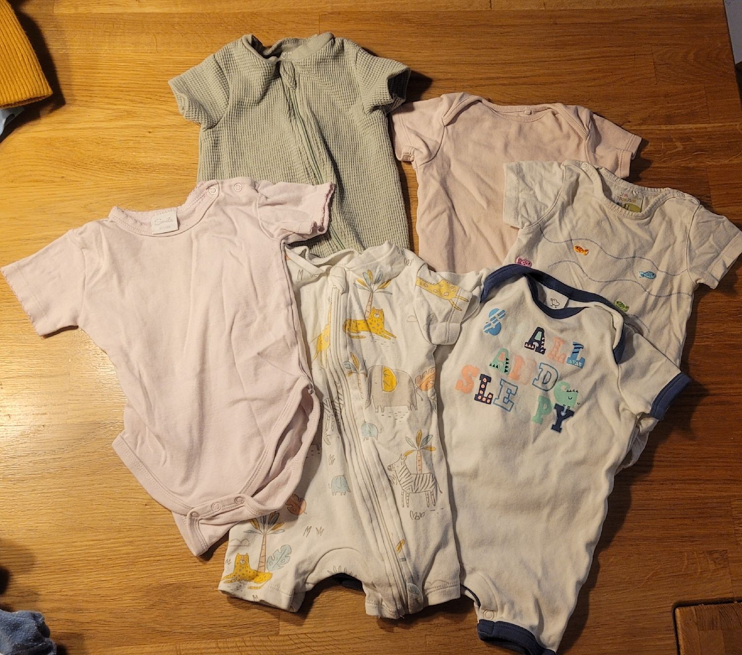 Lotti & Set di vestiti: Babykleider, Grösse 62/68 – Usato da Uetendorf venduto da Heyhey3661 6
