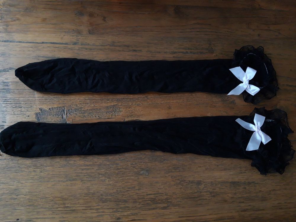 Schwarze Spitzen mit Masche Strapsen Strümpfe (Gebraucht) in ...
