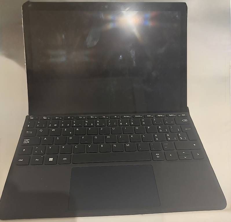 Tablet PC: Microsoft Surface Go 3 mit 128 GB – Usato da Horgen venduto da adi_k2c6