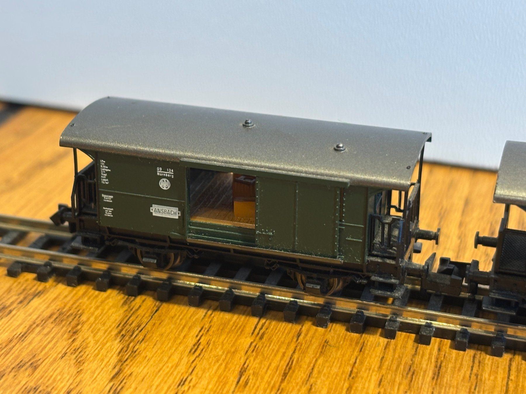 Modellini di ferrovie: e1668: 2 Stk. Oldtimer Güterwagen (Spur N) – Usato da Birsfelden venduto da Birs_25 2