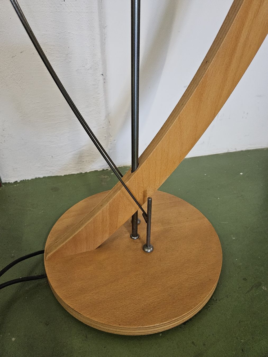 Lampes: Vintage Bogenlampe aus Holz dimmbar  – D'occasion à Pratteln par Cartonsducoeur_bl 4