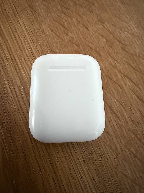 Cuffie: Airpods & Case Generation 2 – Usato da Ittigen venduto da mar_9fd6 2