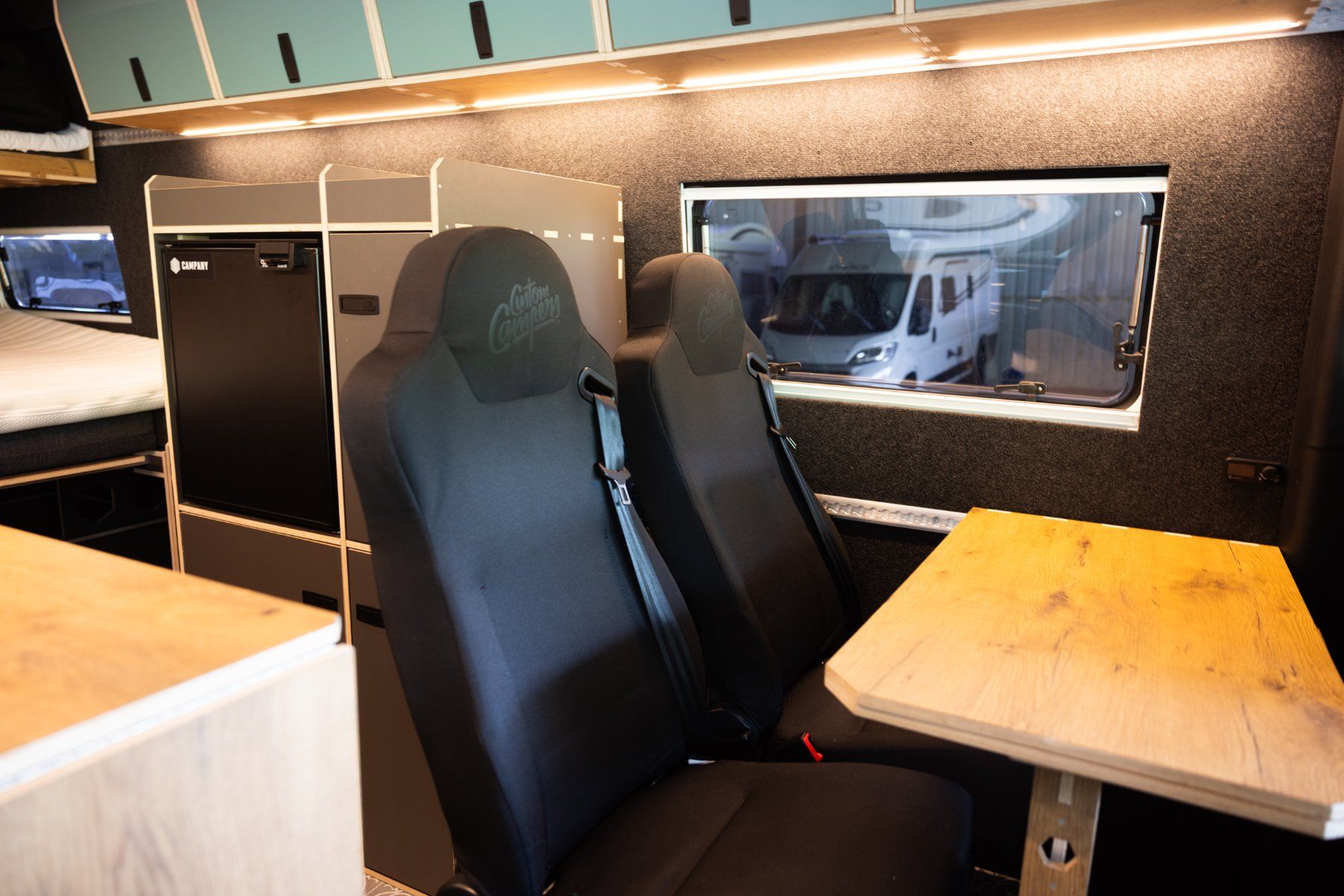 Mercedes-Benz Veicoli da campeggio: Mercedes Sprinter 419 CDI 4x4 Campany Vans – Usato da Wallisellen venduto da Topsy0 9