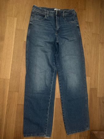Jean bleu taille 164 (14y) bon état