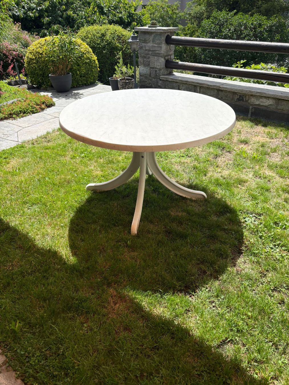 Tavoli: Gartentisch weiss, Kunststoff – Usato da Chur venduto da Spacecat