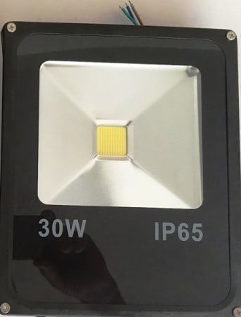 Lampade: LED-Aussenstrahler flach, 30Watt  IP65 Aktion – Nuovo e nell'imballaggio originale da St. Gallen venduto da schnaeppchen-preise