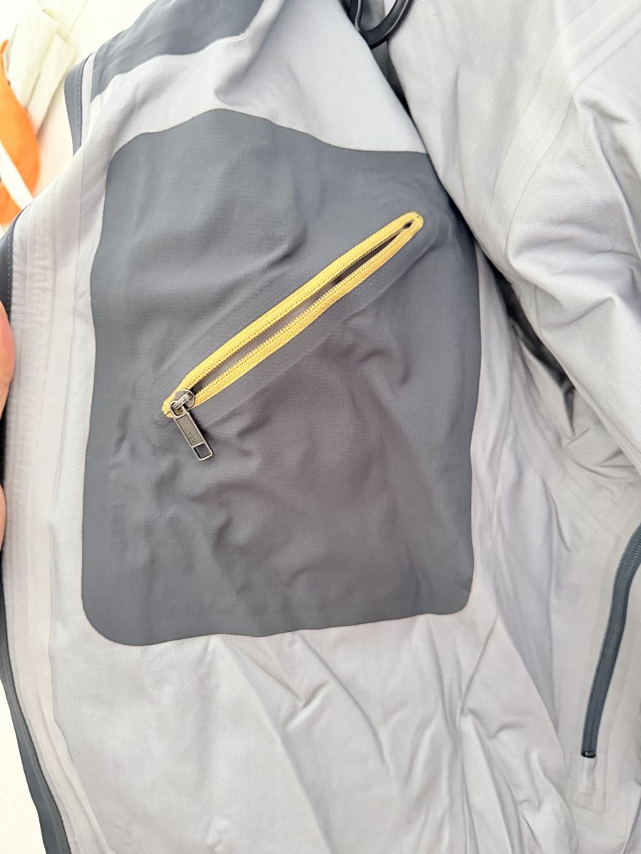 Patagonia Giacche: Patagonia Jacket grey M M's size new condition – Usato da Villars-sur-Glâne venduto da ext_5h55 2