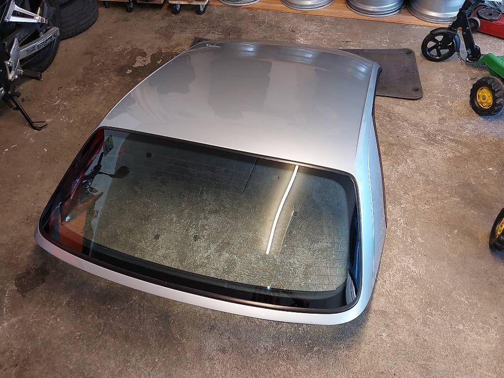 BMW Tutti pezzi di ricambio auto: Hardtop bmw e36 – Usato da Hinwil venduto da Legion88 1