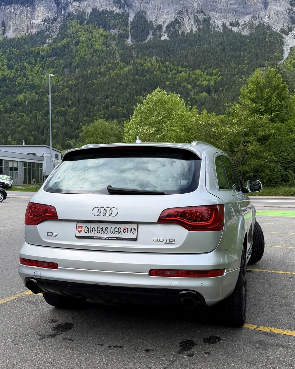 Audi Automobili: Audi Q7 3.0 TDI quattro / AdBlue – Usato da Domat/Ems venduto da pek_bwf2 4
