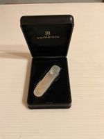 Victorinox Classic mit Perlmutt-Schalen