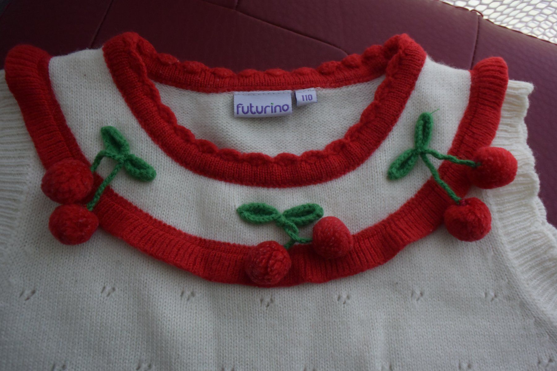 Lotti & Set di vestiti: Mädchen-Set: Pollunder mit Kirschen & warme Leggins, Gr. 110 – Usato da Densbüren venduto da TutaLarsen 2