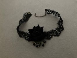 Elegantes Schwarzes Rosenblüten Choker Halsband, Spitze