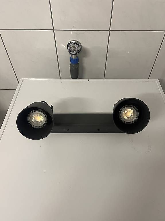 Ikea Lampade: Ikea Lampe mit Leuchtmittel (2x vorhanden) – Usato da Abtwil AG venduto da shi_2znn