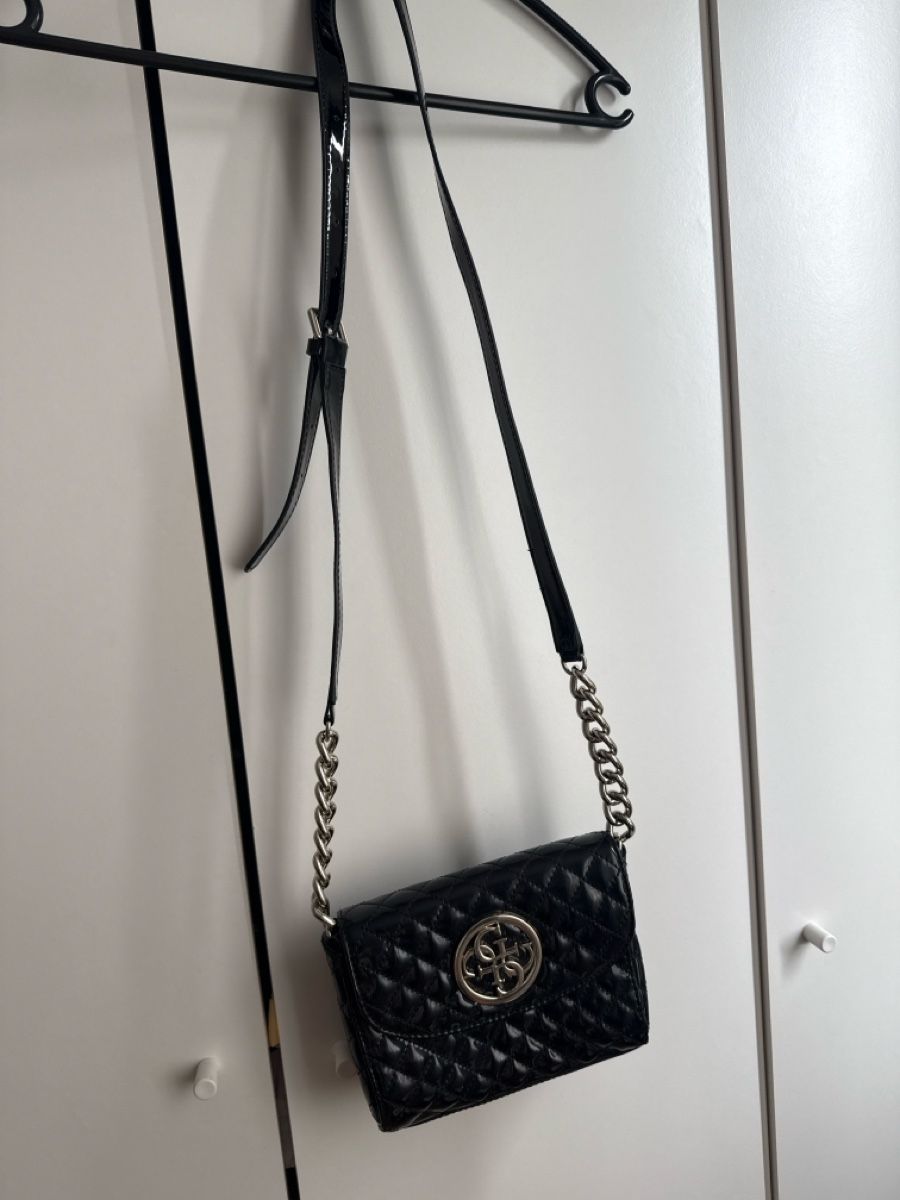 Guess Sacs femmes: Guess Tasche – D'occasion à Winkel par Olirickli05