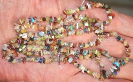 Stein Perlen Strang L-4995 – Rainbow Color Stone Chips 85cm