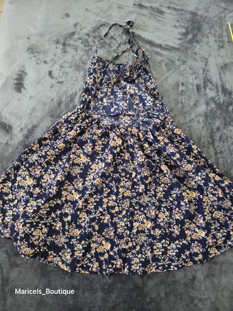 Sexy rückenfreies Kleid florale Größe klein neu