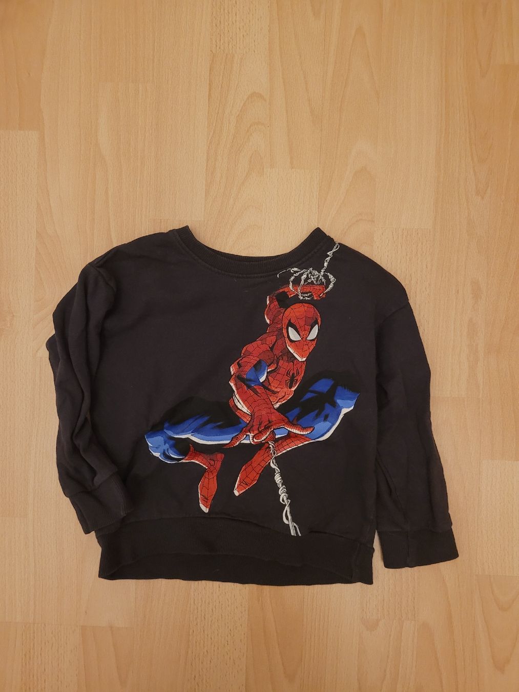 Pulls et sweat-shirts: Pullover gr. 104 Spiderman – D'occasion à Inwil par Flower2325
