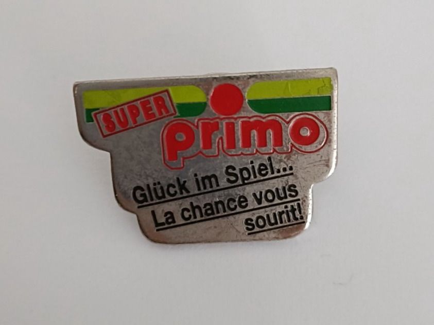 Placchette & Badge: Pin Super Primo - Box 29 – Usato da Köniz venduto da Pinscollect