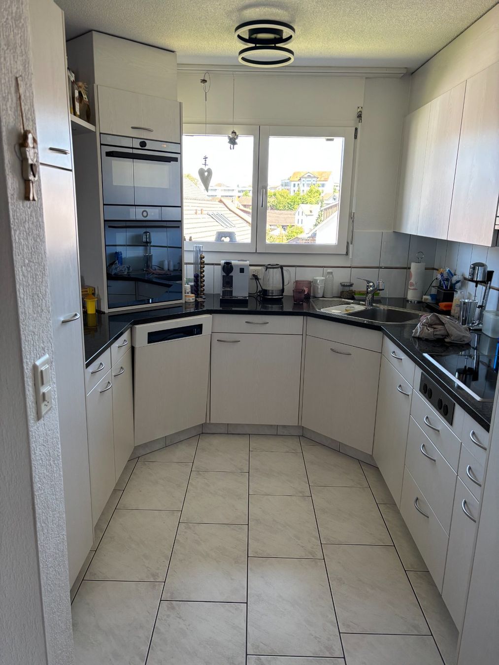 V-Zug Cucine complete: Einbauküche hell mit Granitabdeckung gebraucht – Usato da Jonen venduto da jum_62tc 2