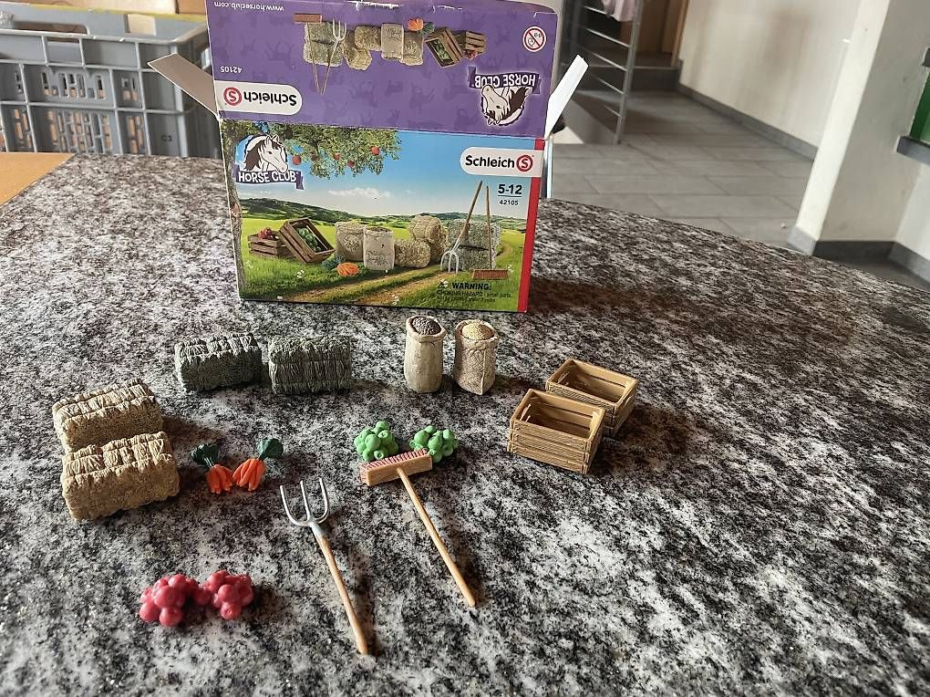 Giocattoli: Schleich Futterset – Usato da Wengi b. Frutigen venduto da Tomaeg0