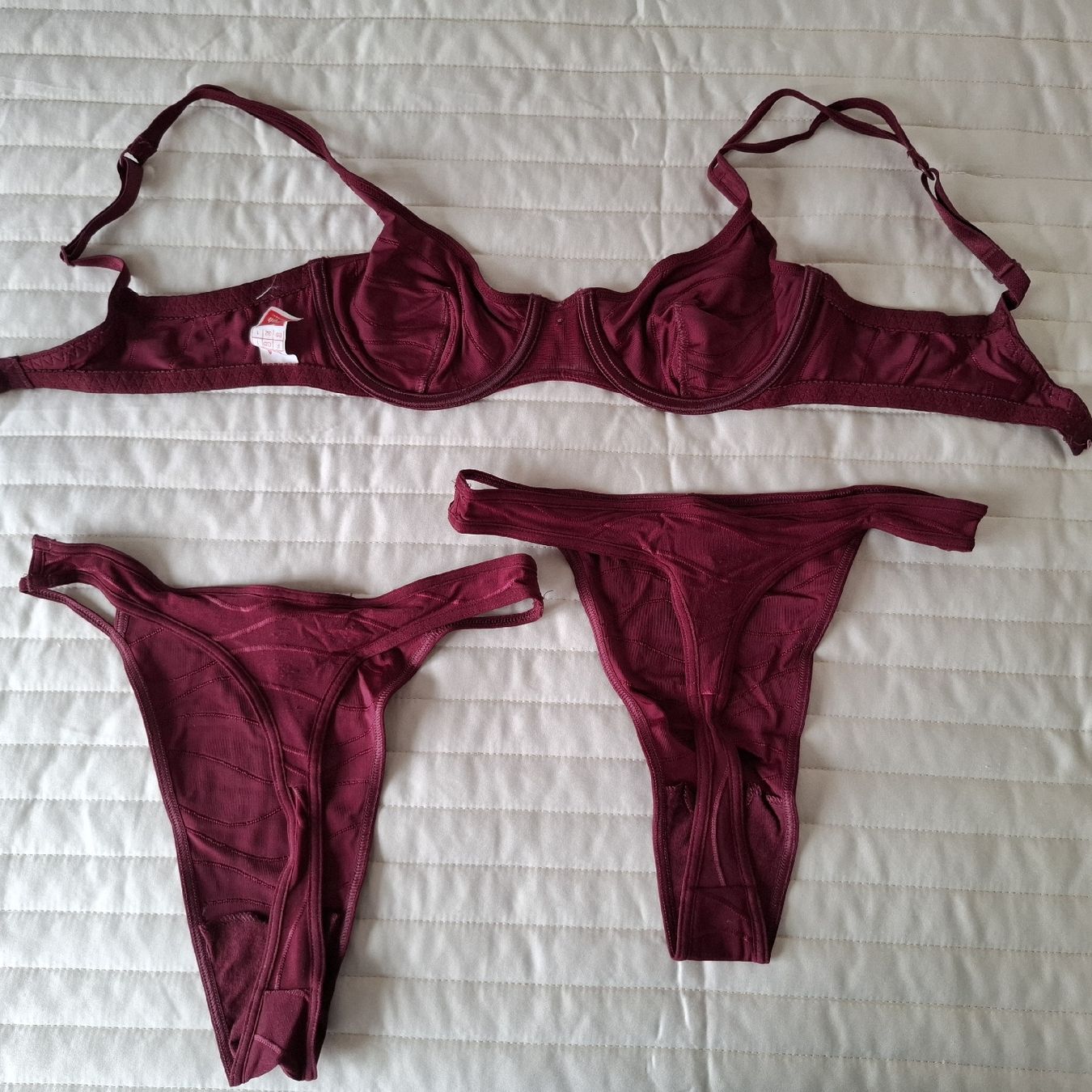 Triumph Altra biancheria intima: Dunkelrotes Dessous Set von Triumph, Gr. 70A & 38 – Nuovo (secondo la descrizione) da Emmen venduto da Tigerlady 7