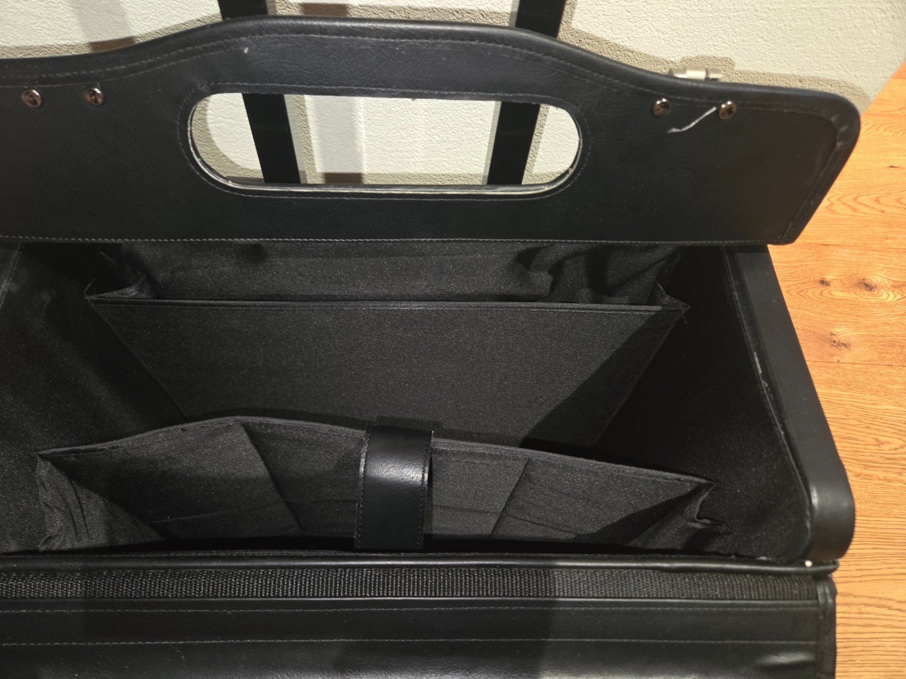 Altro in Aeronautica: DERMATA Piloten Trolley – Usato da Einsiedeln venduto da Pommes_Fritz 2