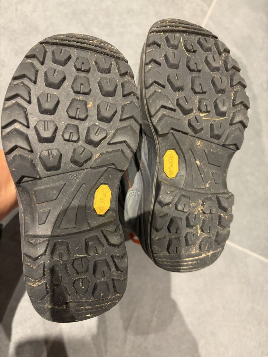 Lowa Scarpe per ragazzi: Lowa Kinder Wanderschuhe Gr. 28 – Usato da Bern venduto da Croquant 1