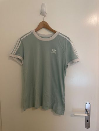 Adidas T-Shirt (Grösse 30)