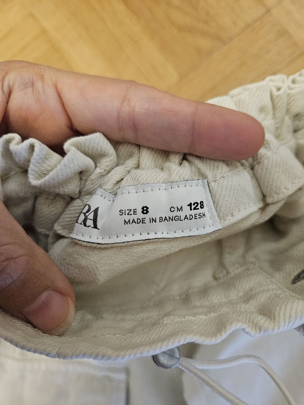 Zara Pantaloni: 2 zara hose 8 jahren – Usato da Basel venduto da fragolina08 1