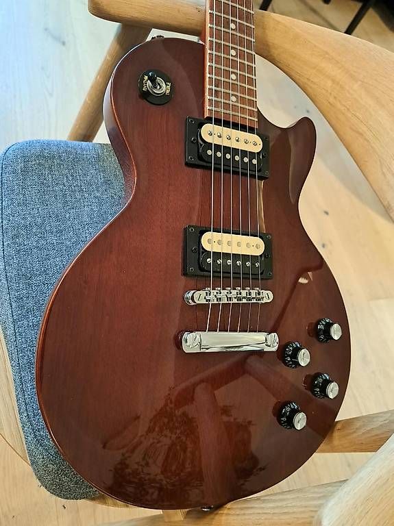 Strumenti musicali: Epiphone Les Paul LT walnut – Usato da Lausanne venduto da Niafo 1