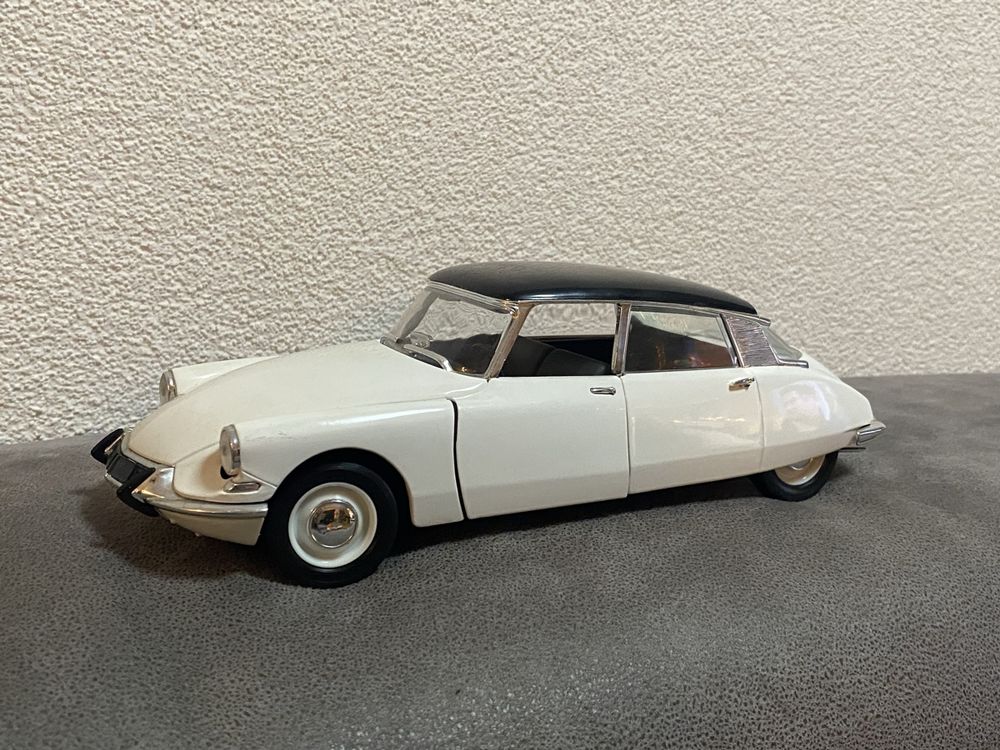 Solido SDSGRI Citroen DS Citroën DS Grey 1:18, Die cast