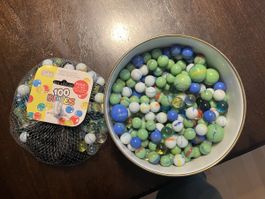 350 bunte Glasmurmeln – verschiedene Farben und Grössen, ca.