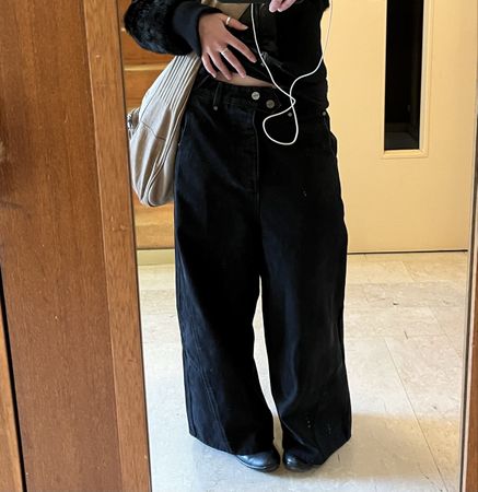 Black protemoa jeans
